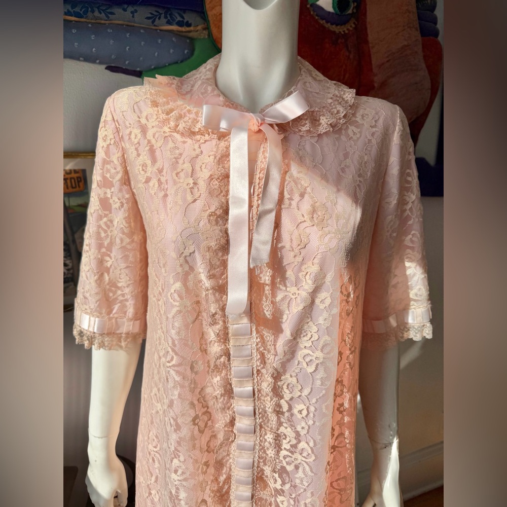 Vintage PINK BOW LACE Long Robe Peignoir Gown Coquette Odette Barsa 1960s 60s S